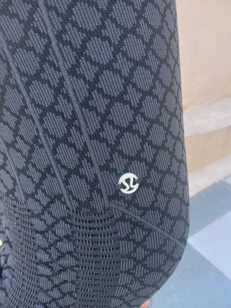 lululemon gym tight