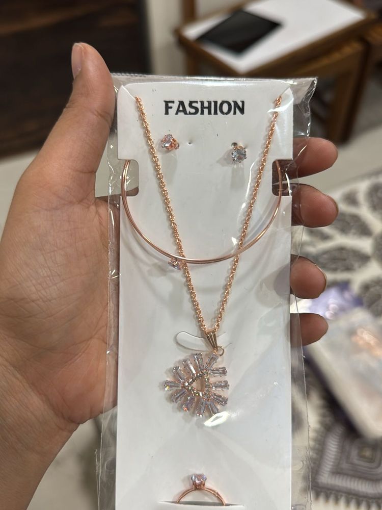 Gift Jewellery Set