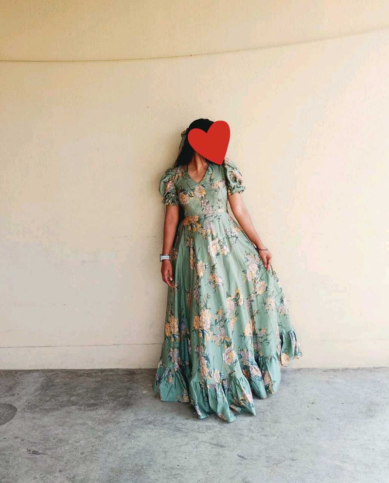 Umbrella Frills Gown With Matching Bow Hair Clip