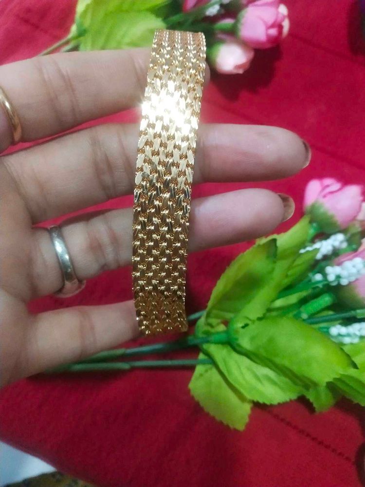 Tranding Men Or Boys Hand Breclet Gold