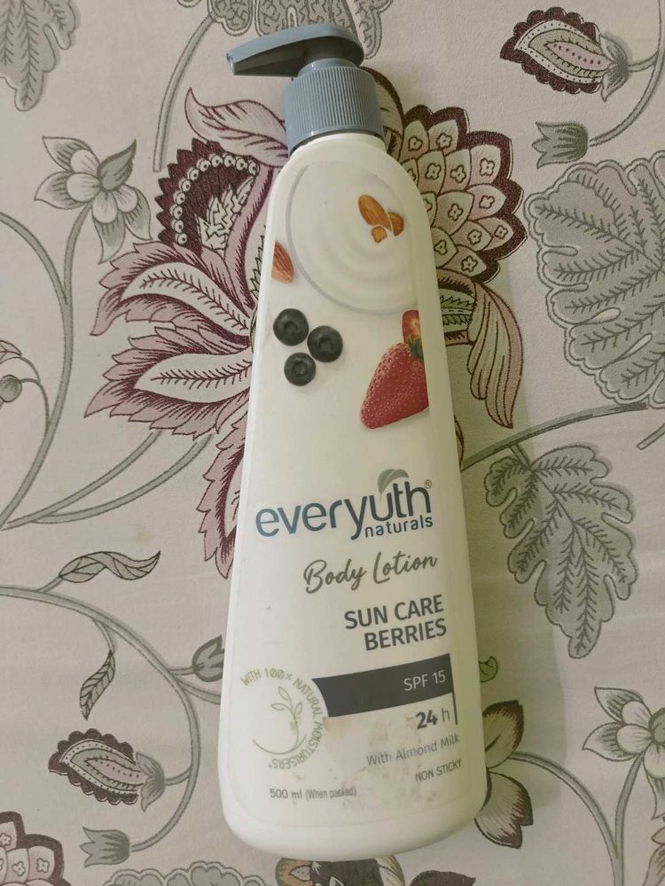 New Everyuth Naturals Body Lotion