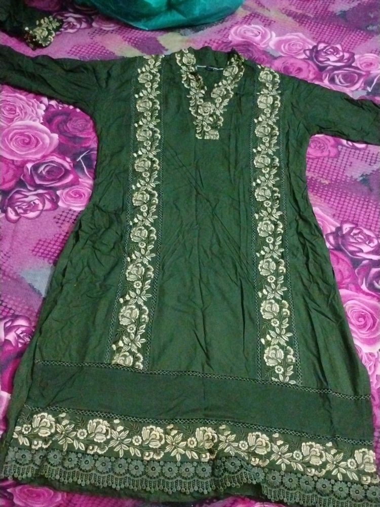 Pakistan Suit With Pant &amp; Dubatta