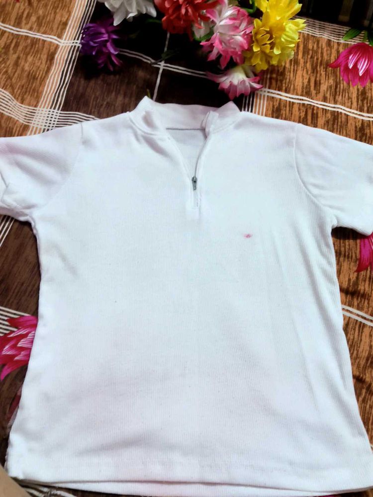 White T-Shirt with Zipper