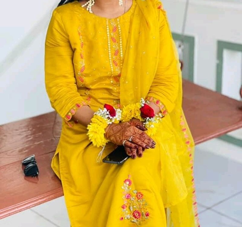 Haldi Wer Kurti Pent No Lupatta
