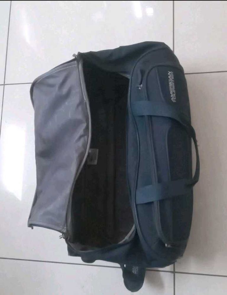 American Tourister Duffel Bag With Wheels