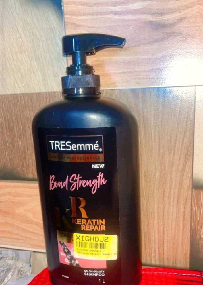 TRESemme Bond Strength Shampoo