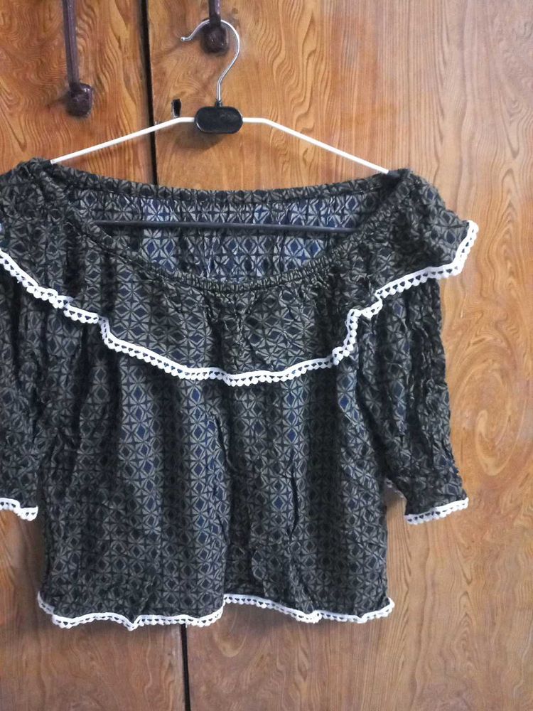 Cute Black Off Shoulder Printed Top