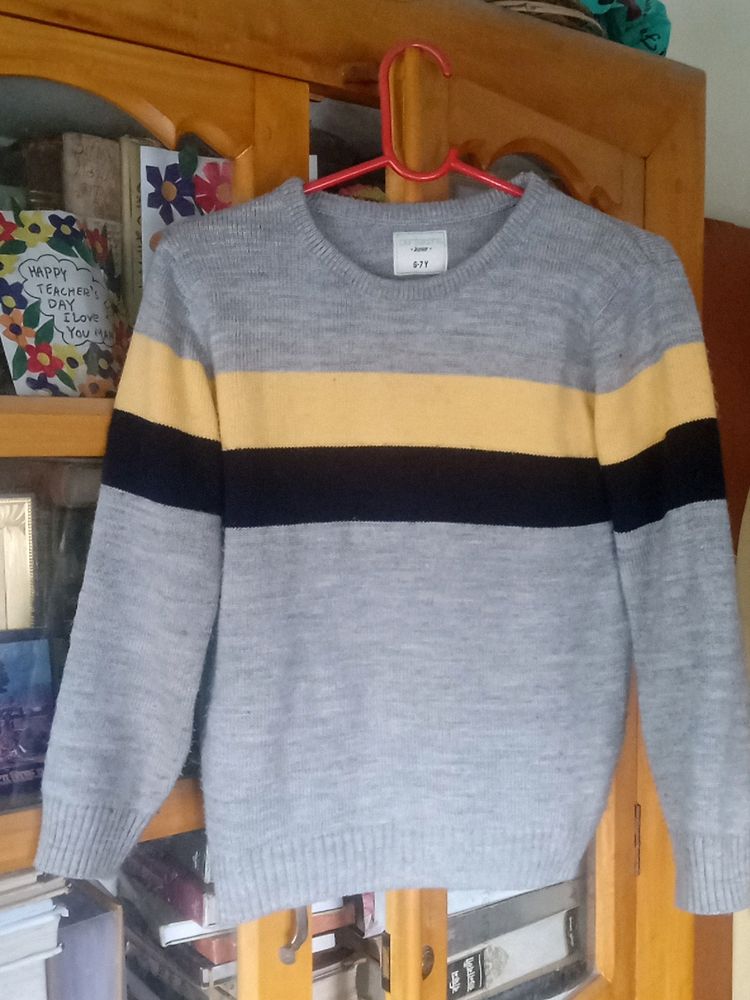 Woolen Branded Swater With Muffler