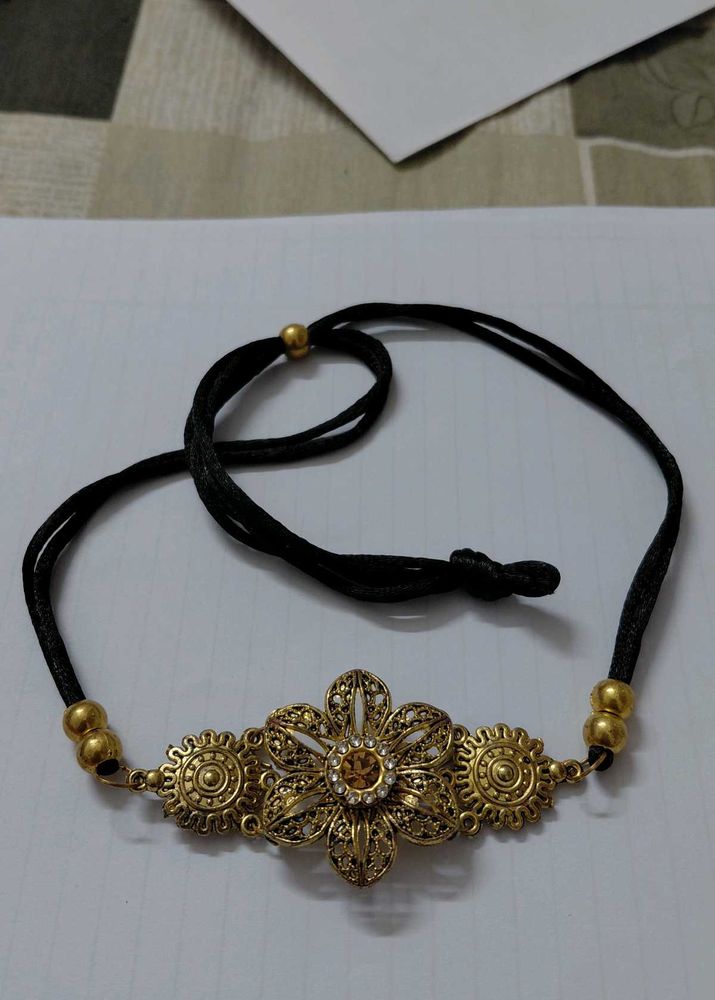 Floral Design Choker Necklace