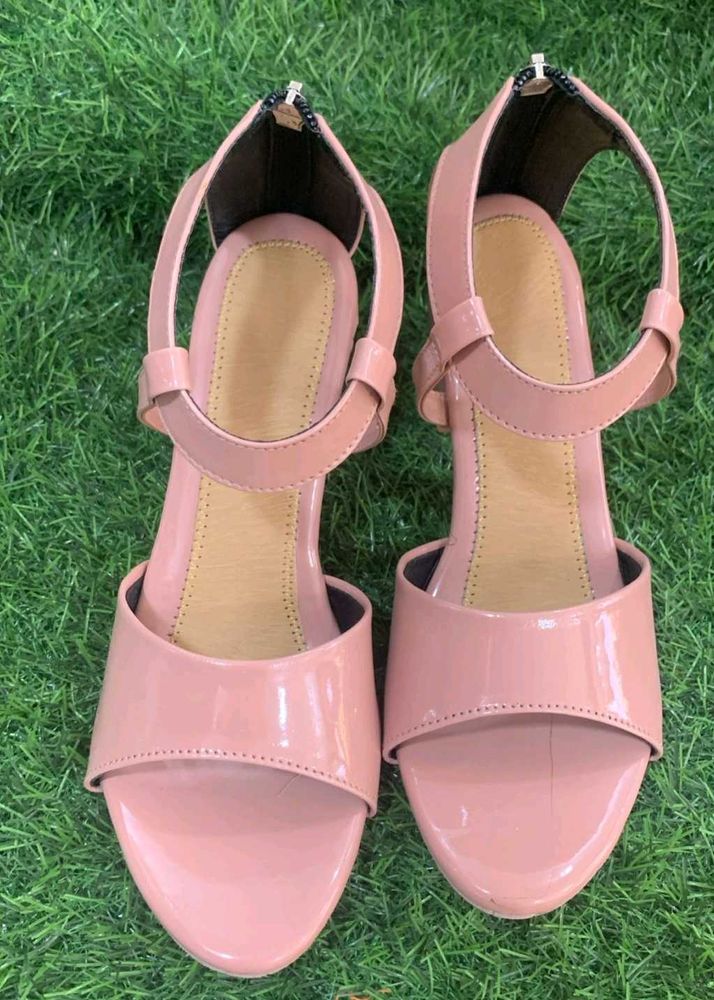 Ankle Loop Back Chain Pink Heel