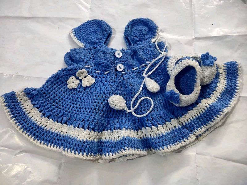 New Woolen Crochet Frock And Shoes For Baby Girl