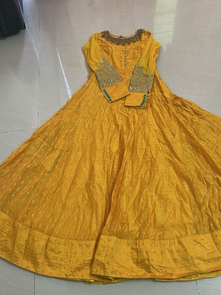 Elegant Yellow Ethnic Gown