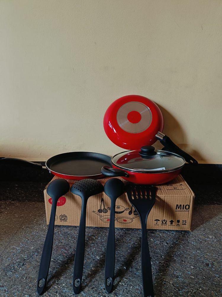Pigeon  mio nonstick 8 piece gift