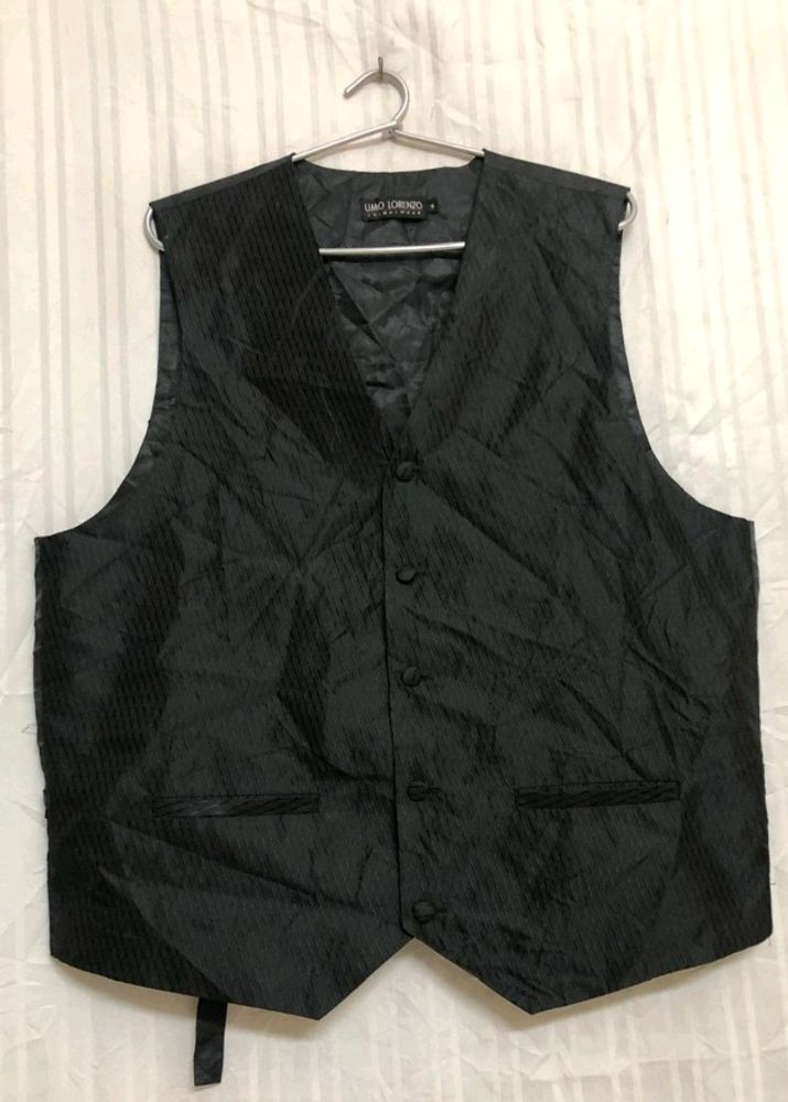 Umo Lorenzo Black Waistcoat