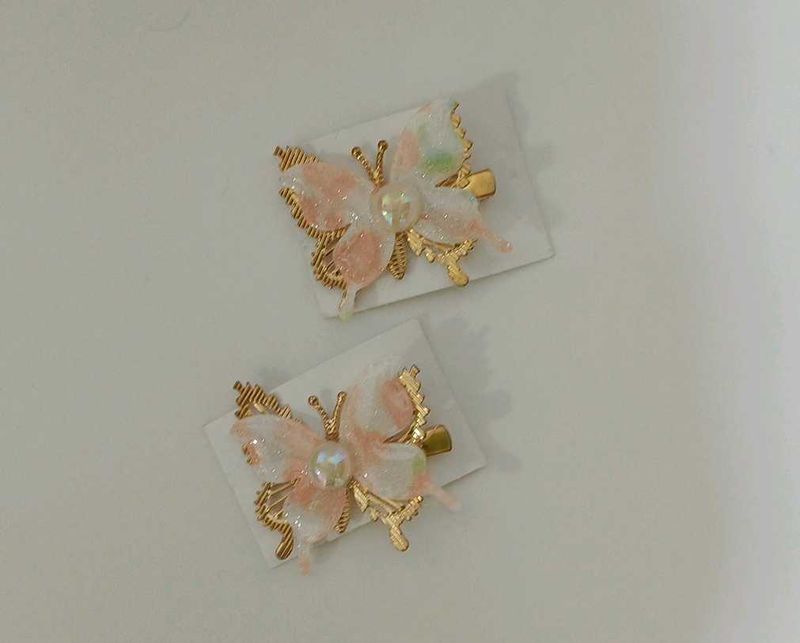butterfly hair clip