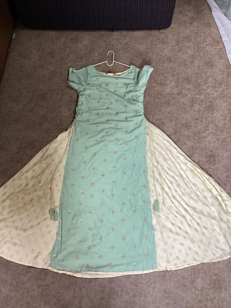 A Vaasa Green Kurta With Sequence Work