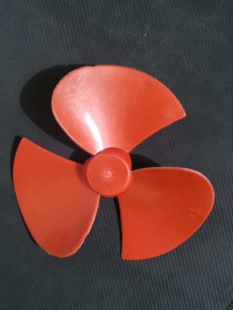 Fan Blades (Red &amp; White) Science Project