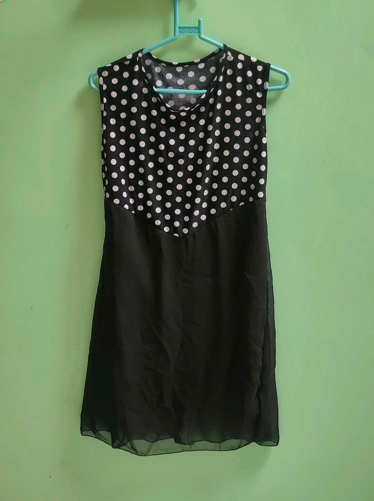 New Unused Sleeveless Top For Women