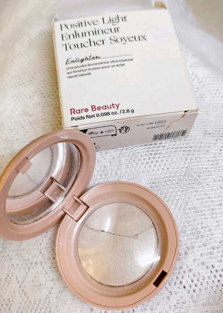 Rare Beauty Highlighter - Enlighten