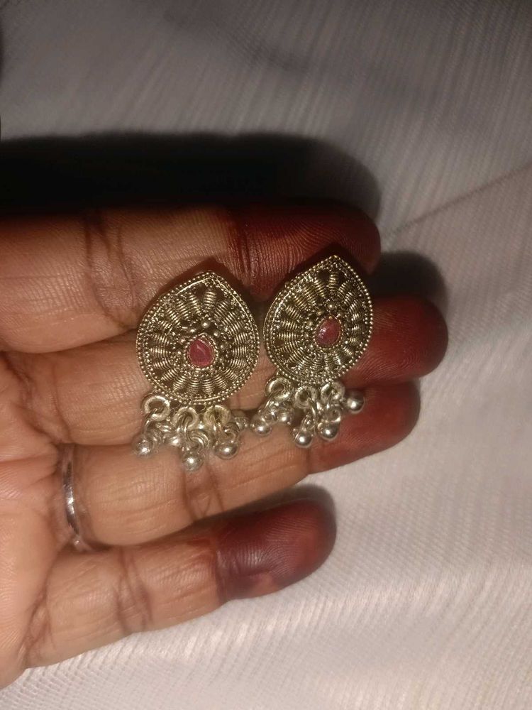 women&#39;s Sliver earing