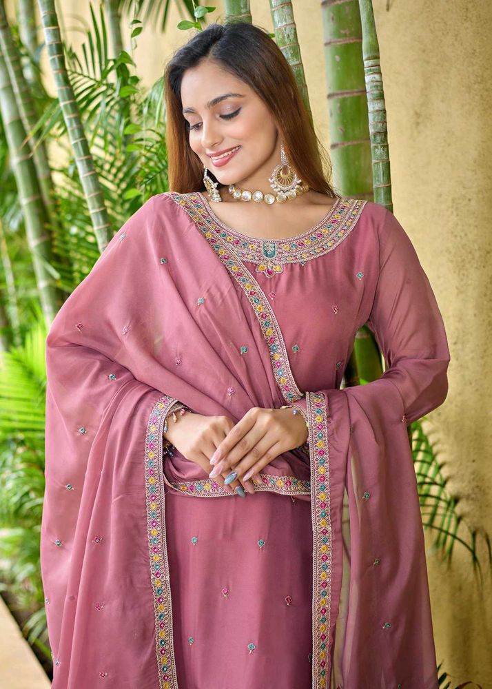 Elegant White &amp; Gold Embroidered Saree