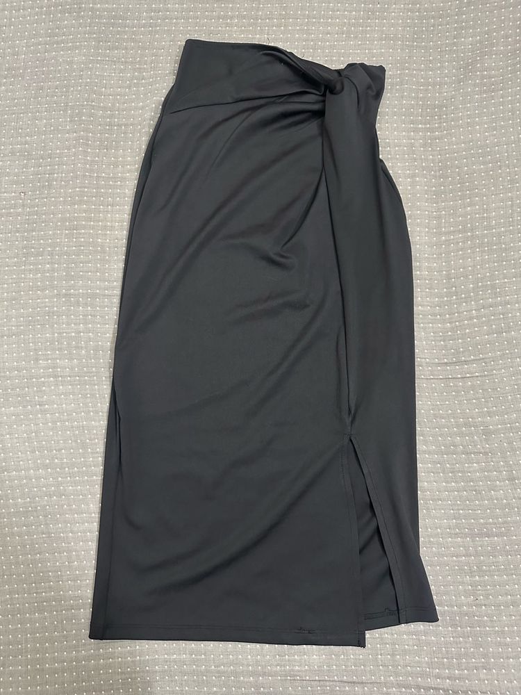Elegant Black Midi Skirt
