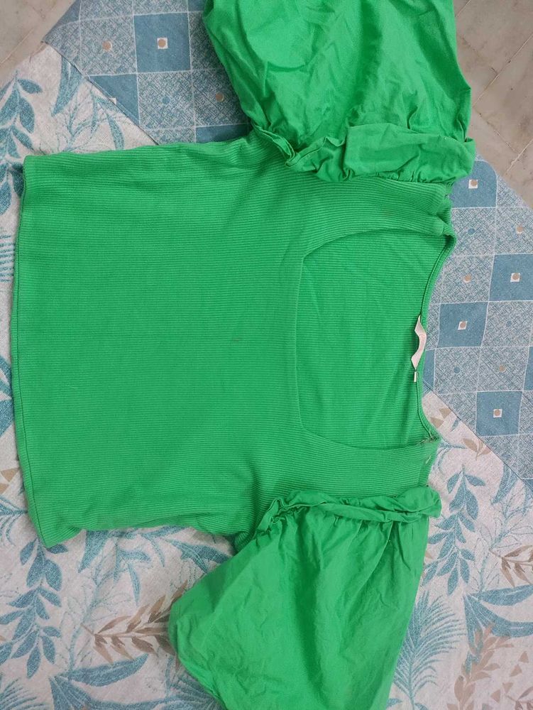 Summer Green Puffed Crop Top