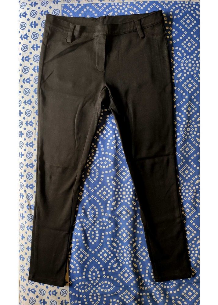 Black Skinny Fit Ankle Length Women Pants