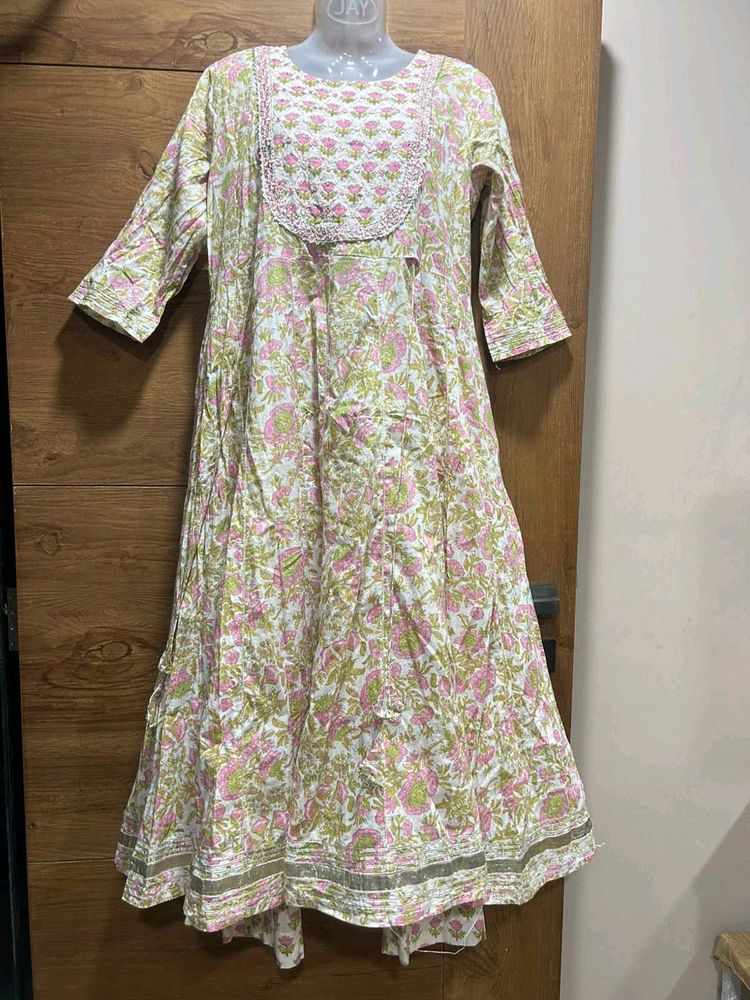 🤍💕Spring Bloom Jaipuri Cotton Anarkali Kurta wit