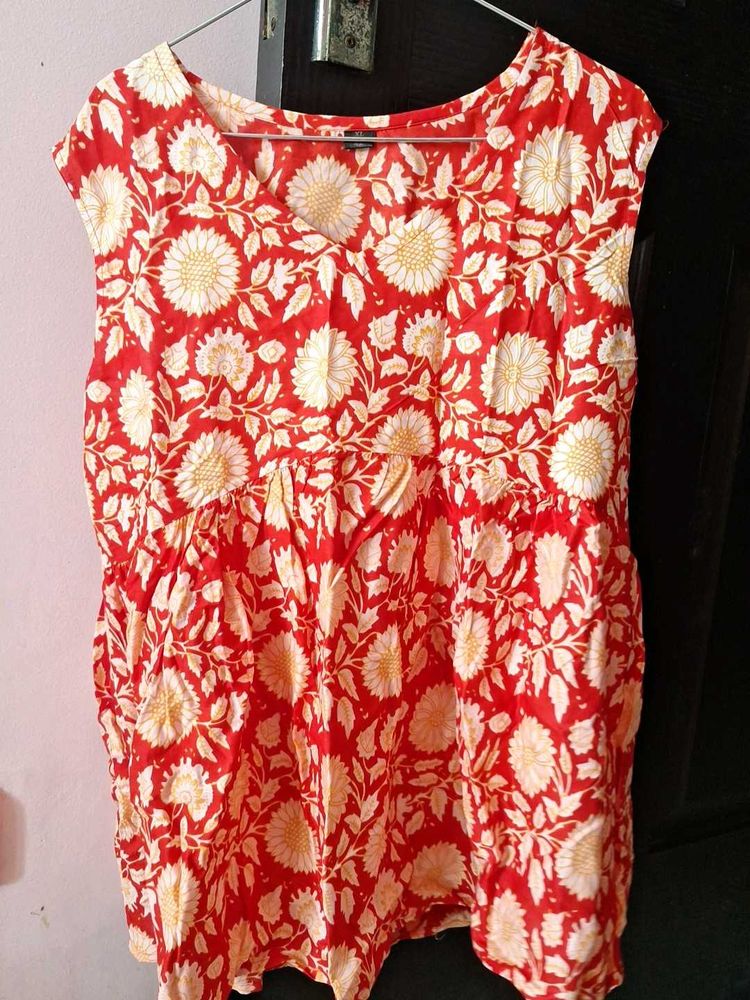 Vibrant Red Floral Print Tunic Top