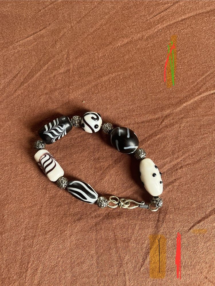 Black &amp; White Beaded Bracelet
