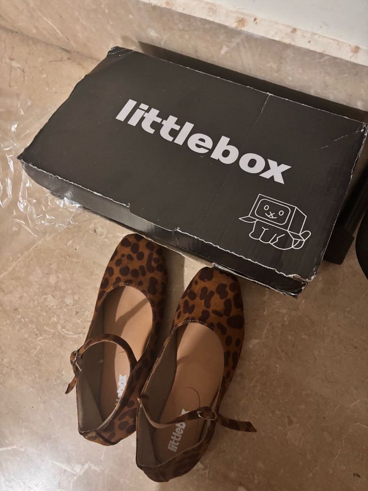 Trendy Flats