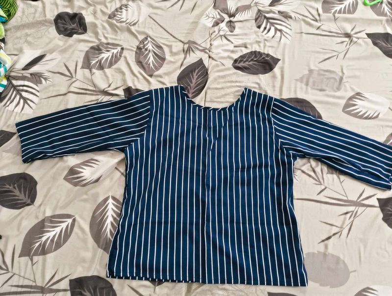 Striped Women&#39;s Top