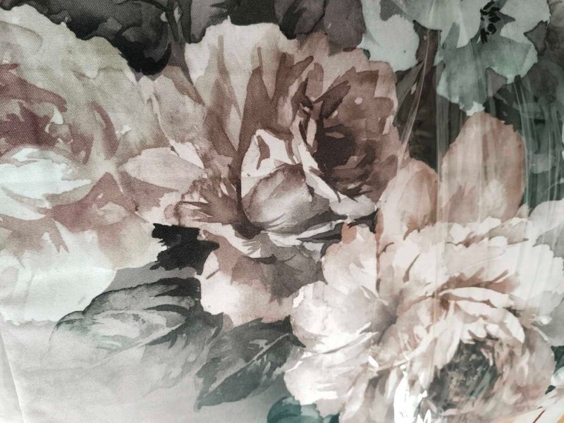 Floral Bedding Set New with tag