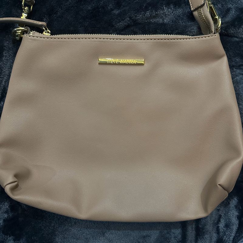 Steve Madden Sling bag
