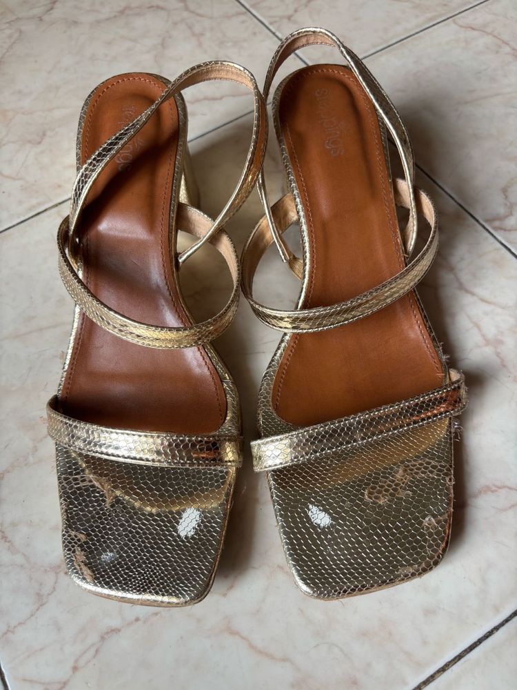 Stepping - Golden Heels Size UK 5