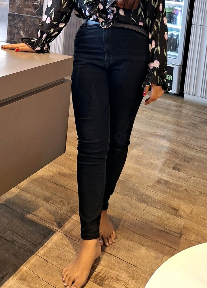 Black Highwaist Jeans