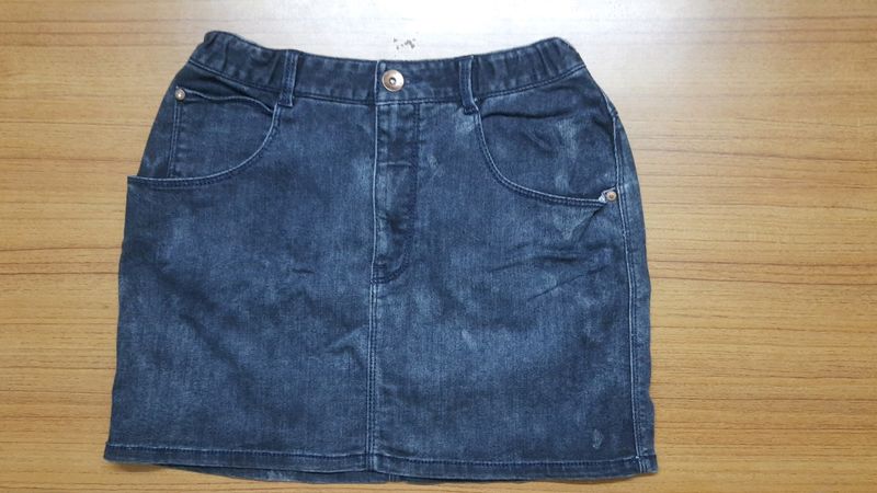 Cute Mini Denim Skirt Come A Little Above The Knee