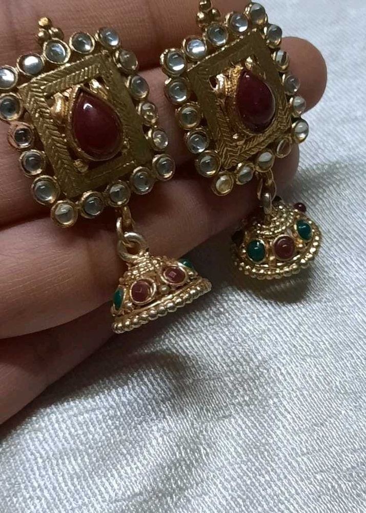 Elegant Kundan Jhumka Earrings