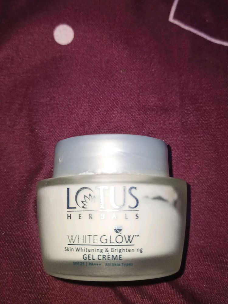 Lotus Herbals White Glow Gel Creme