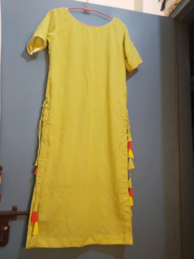 Kurti Yellow Colour, Pea Green 👌