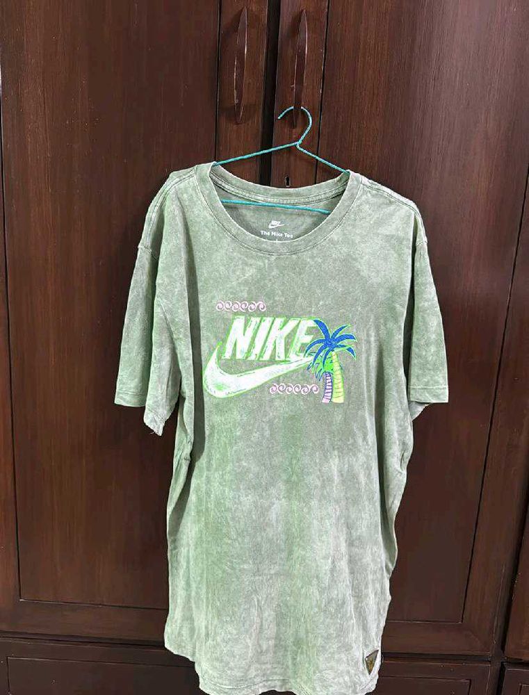 Nike Tshirt In New Condition Size L