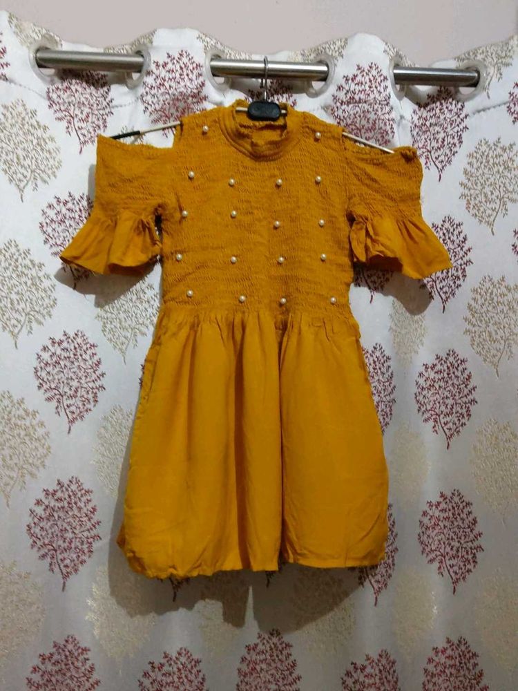 Cute Yellow Top 💛