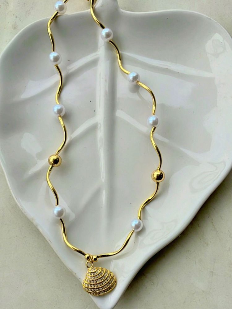 Bow Neck Piece