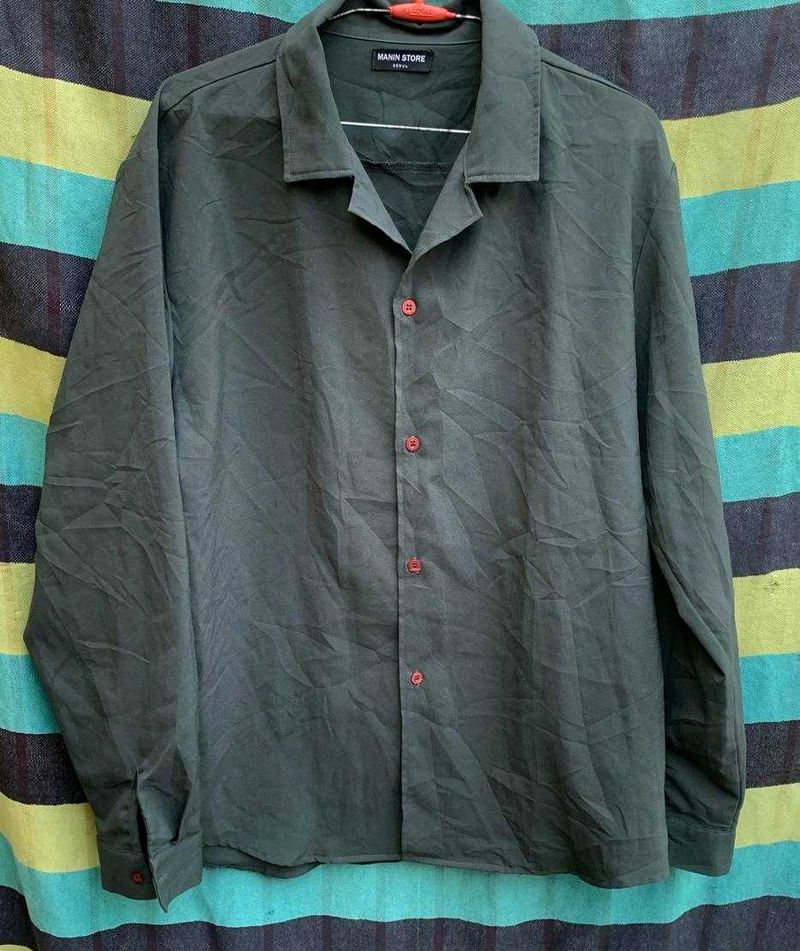 New manin store unused shirt