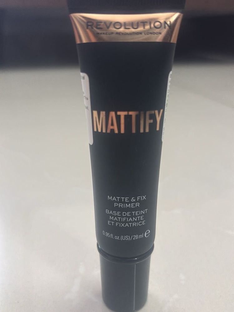 Revolution Mattify Matte &amp; Fix Primer