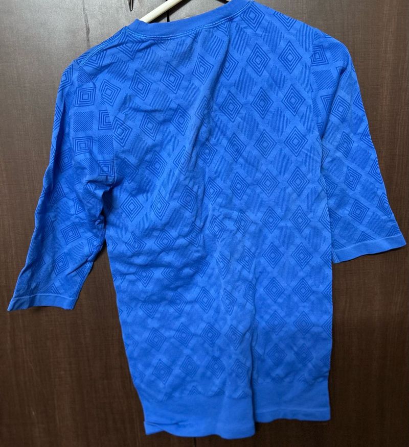 Body Hugging Yoga Tee At 150/-