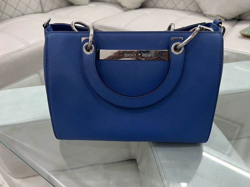 Women’s DKNY BAG LIKE NEW