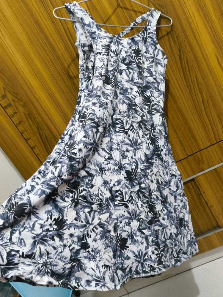 Dress 👗 With White Base And Blue Grey Flower