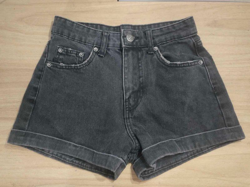 Bershka Denim Shorts🖤
